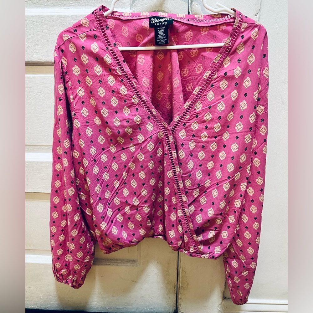 Wrangler NWT ReTro Southwest Print Faux Wrap Chopper Blouse Ruched V-Neck Pink L
